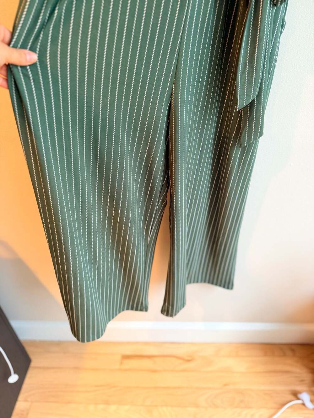 Kaileigh Women's Green Striped Sleeveless Jumpsuit Size L - Picture 3 of 8